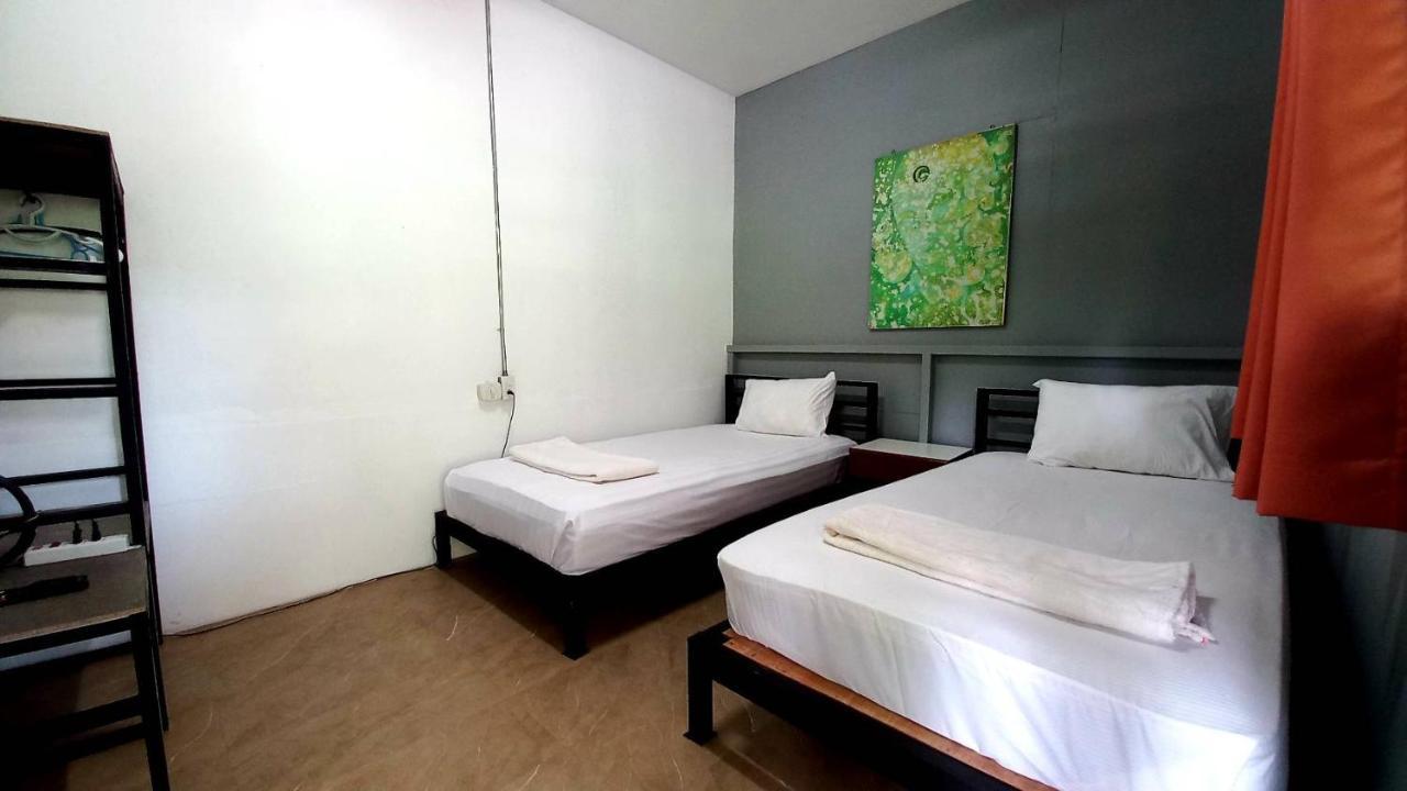 White Jail At Koh Tao Hostel Buitenkant foto