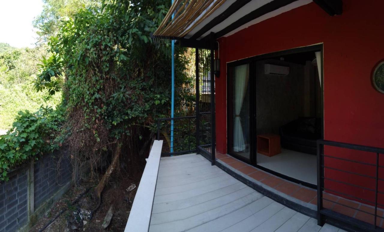 White Jail At Koh Tao Hostel Buitenkant foto