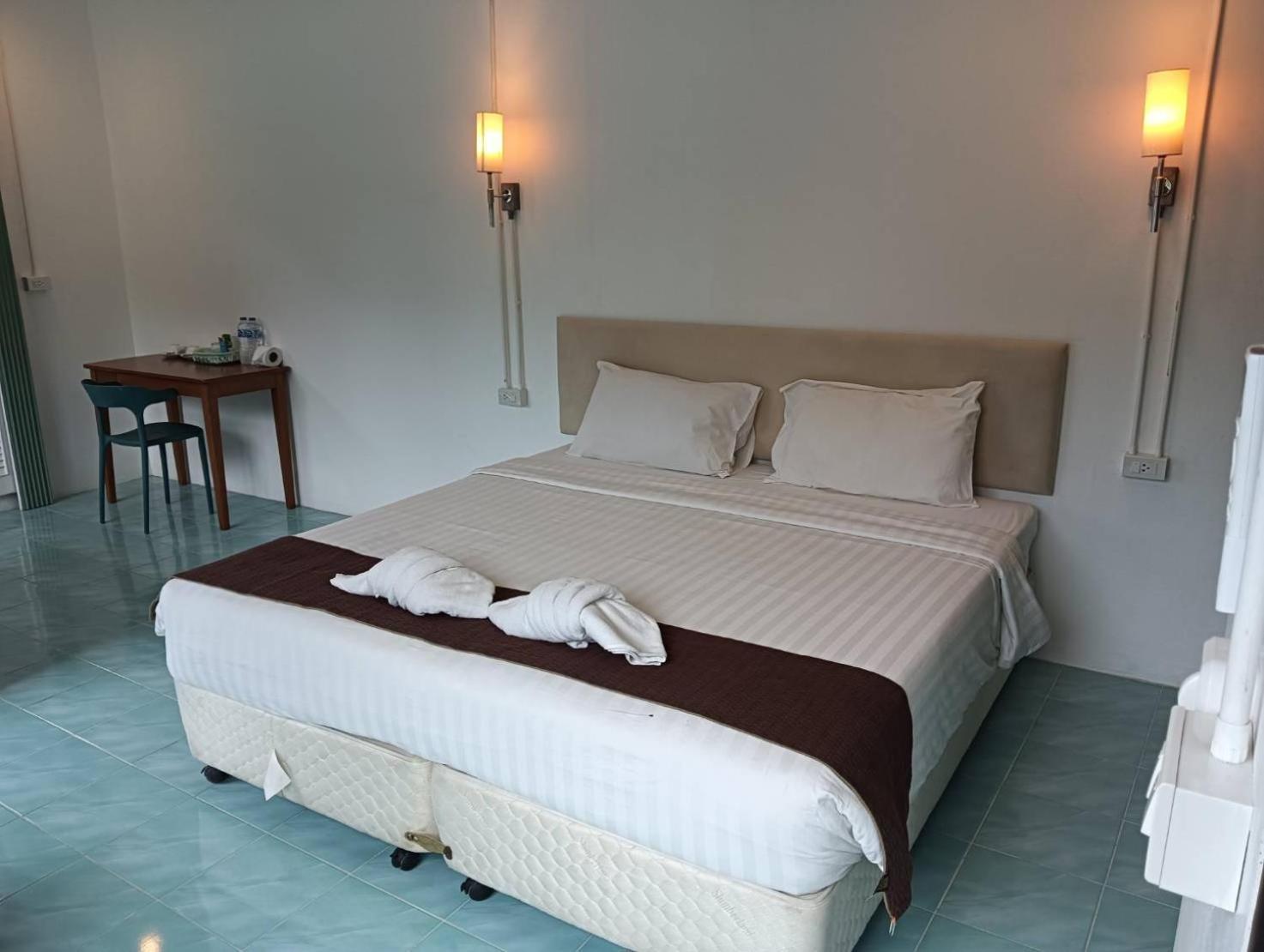 White Jail At Koh Tao Hostel Buitenkant foto