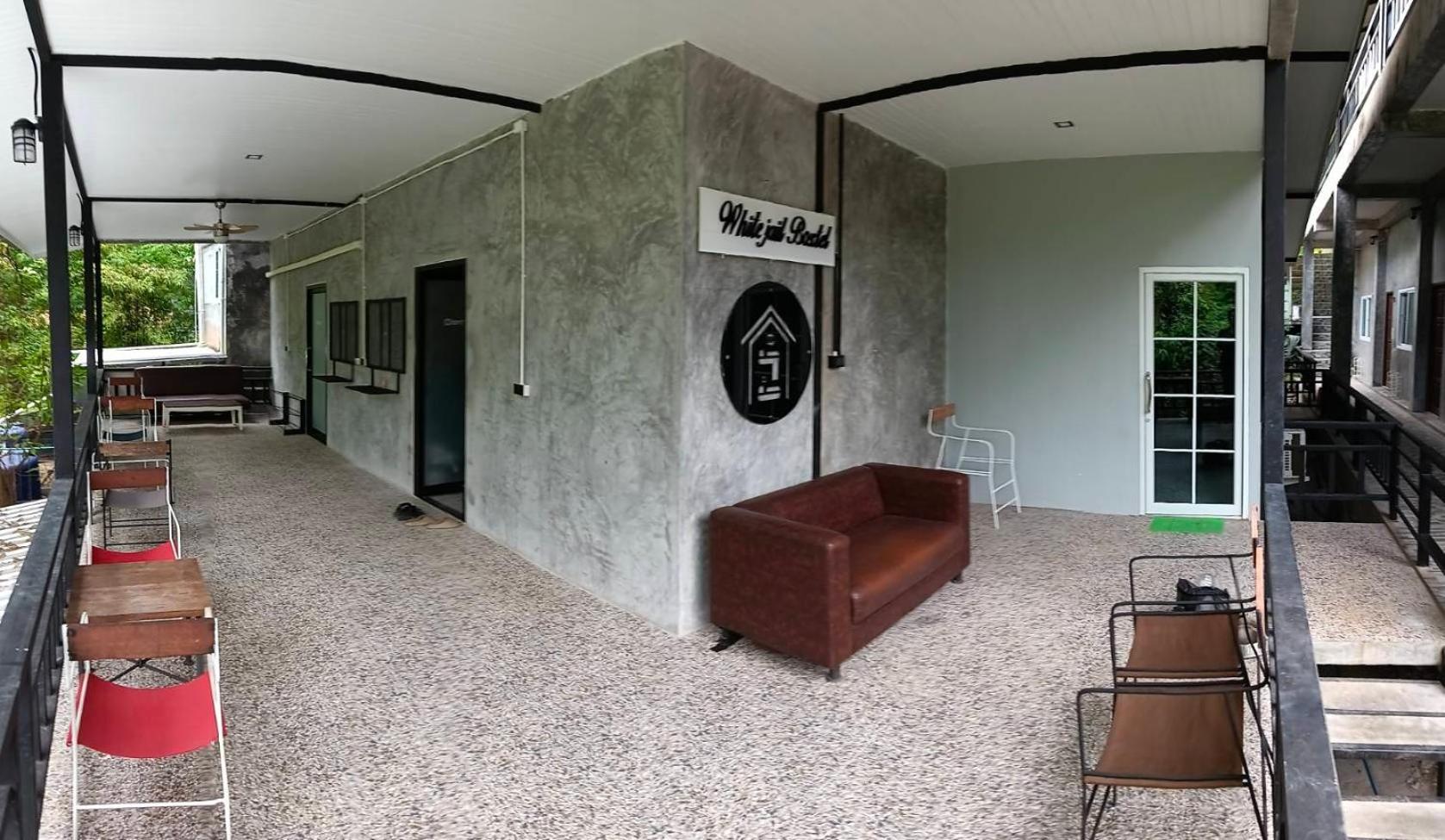 White Jail At Koh Tao Hostel Buitenkant foto