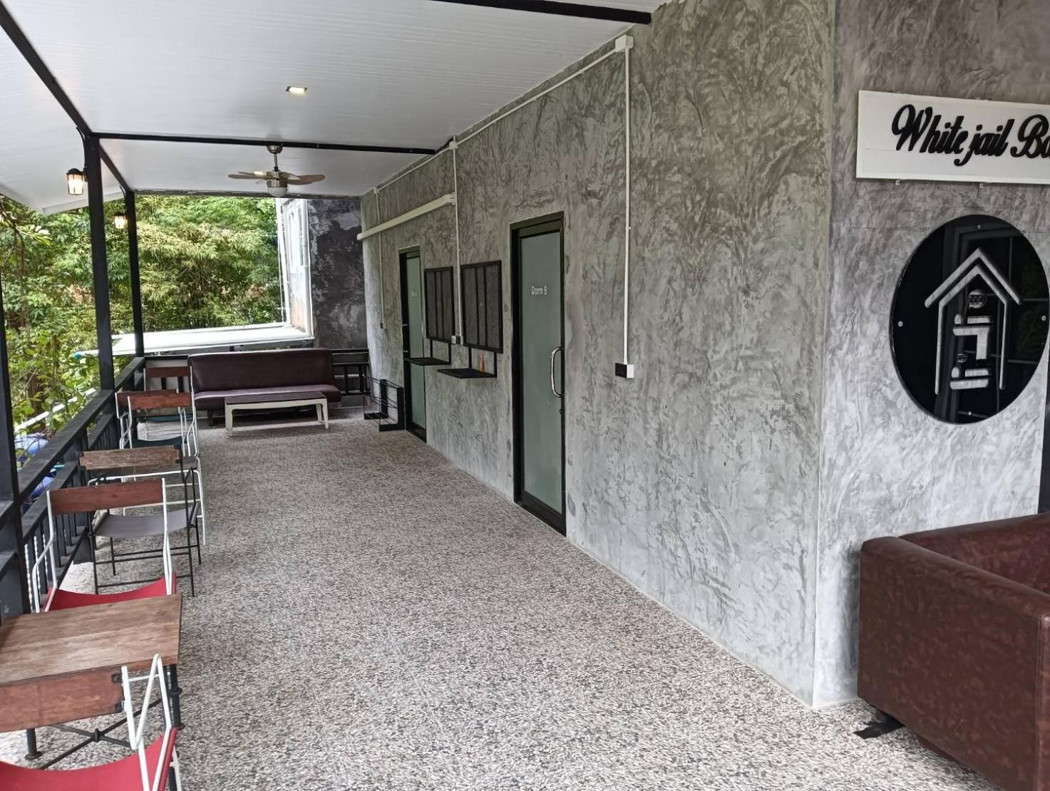 White Jail At Koh Tao Hostel Buitenkant foto