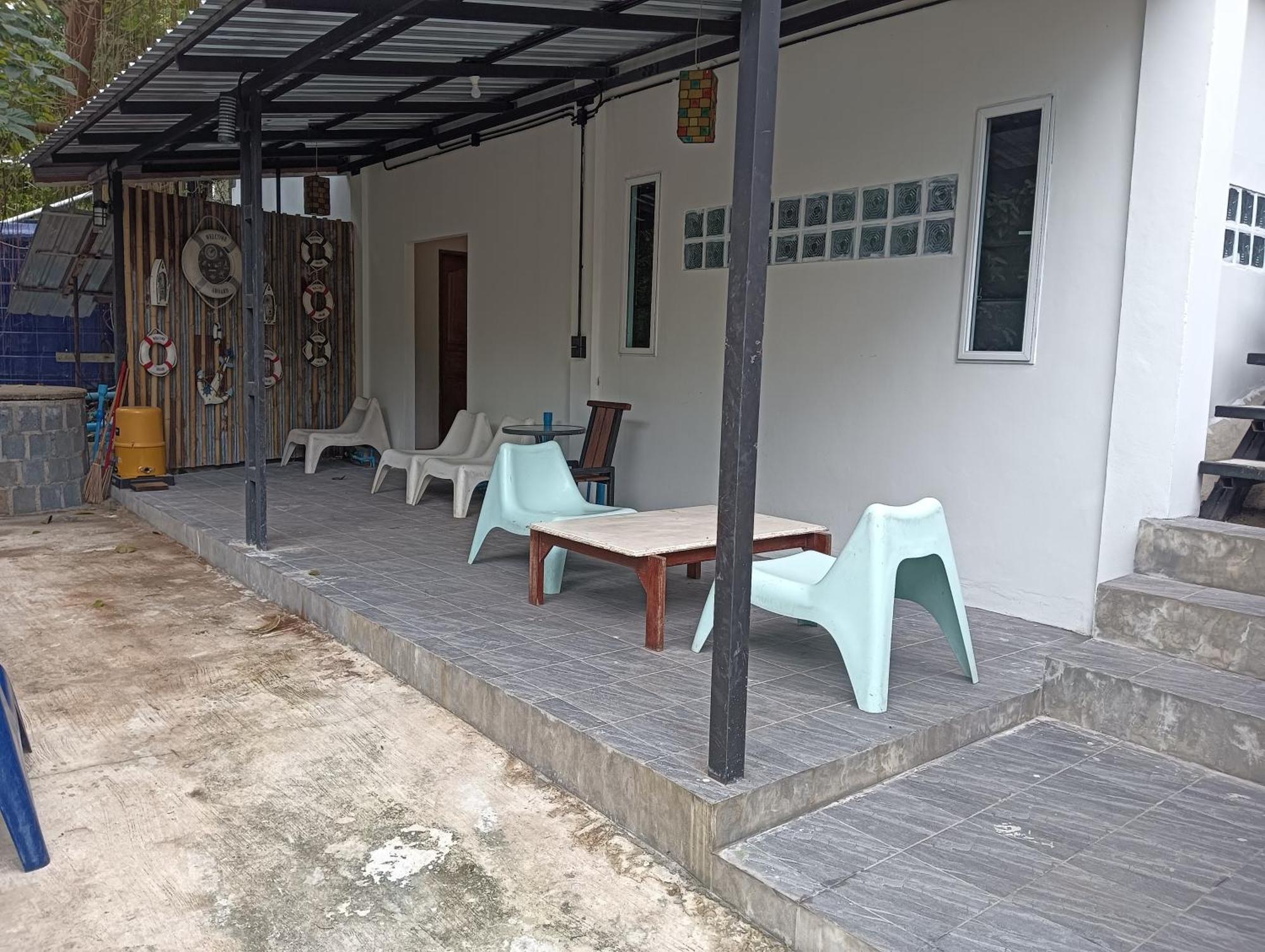 White Jail At Koh Tao Hostel Buitenkant foto